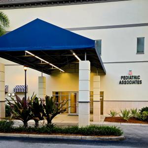 155-Miami-Lakes-storefront