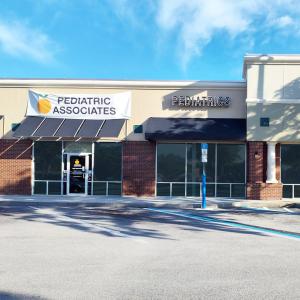 173-Lee-Vista-storefront