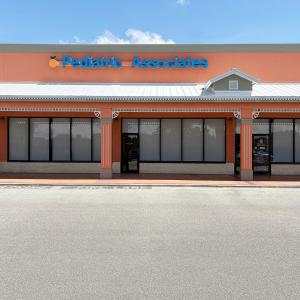 184-Chapel-Trail-storefront