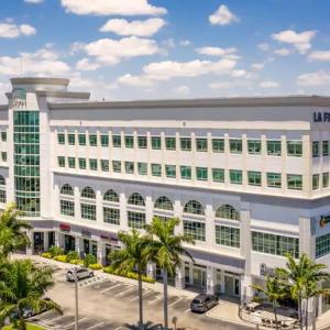 167-north-miami-fl-causeway-storefront-temp