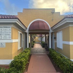 200-pompano-beach-fl-east-storefront-temp